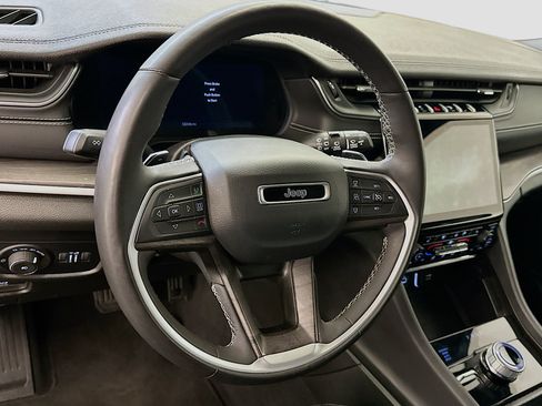 Used 2024 Jeep Grand Cherokee L Limited w/ Luxury Tech Group II image 18