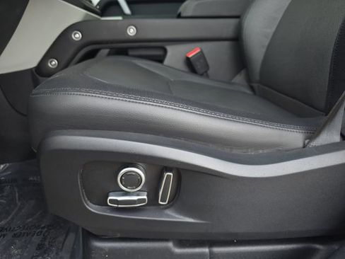 Certified 2024 Land Rover Defender 130 X-Dynamic SE image 33