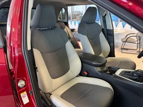 Used 2019 Toyota RAV4 XLE w/ All Weather Liner Package AWD/4WD image 26
