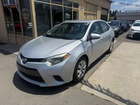 Used 2016 Toyota Corolla LE FWD image 12