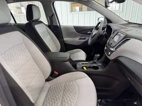 Used 2021 Chevrolet Equinox LS w/ LS Convenience Package image 31