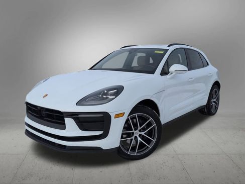 Used 2023 Porsche Macan Turbo image 1