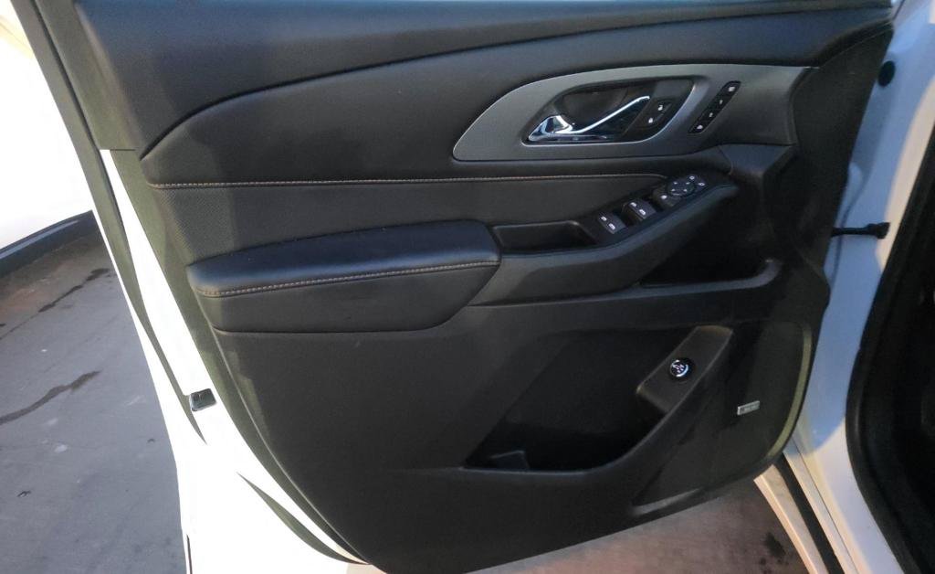 Used 2018 Chevrolet Traverse Premier FWD image 10