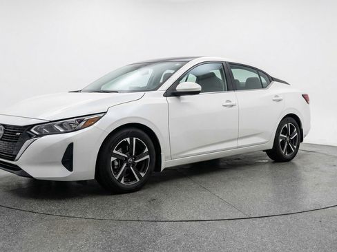 Used 2025 Nissan Sentra SV FWD image 3