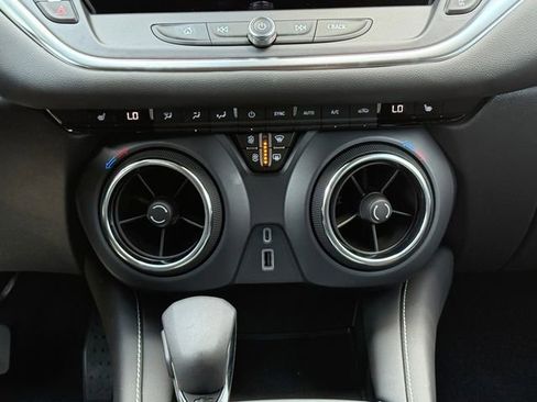 New 2025 Chevrolet Blazer LT image 25