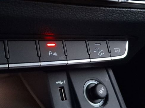 Used 2024 Audi Q5 e Premium image 19