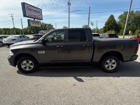 Used 2018 RAM 1500 Express AWD/4WD image 2