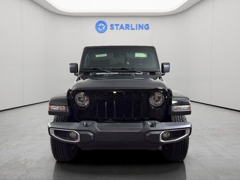 Used 2022 Jeep Gladiator Sport image 16
