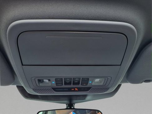 Used 2024 Ford Explorer XLT w/ Equipment Group 202A AWD/4WD image 28