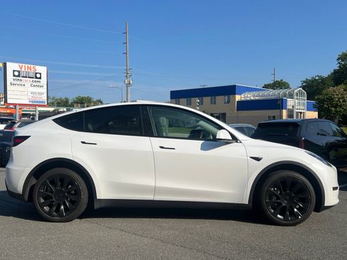 Used 2023 Tesla Model Y Long Range AWD/4WD image 5