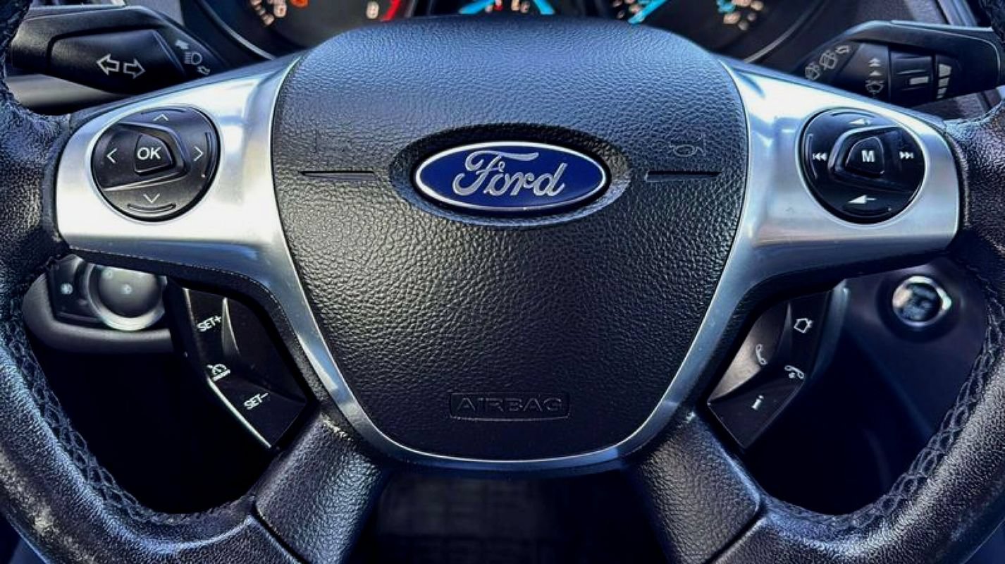 Used 2013 Ford Escape Titanium w/ Parking Technology Pkg AWD/4WD image 12