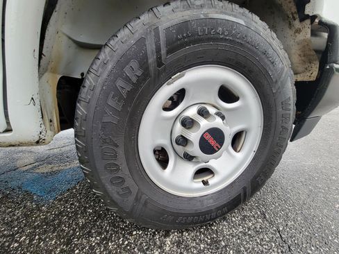 Used 2022 GMC Savana 2500 RWD image 44