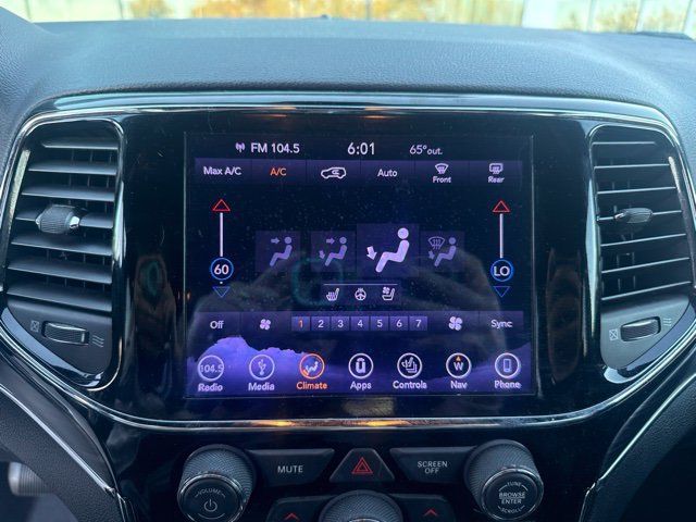 Used 2019 Jeep Grand Cherokee Limited w/ Luxury Group II AWD/4WD image 14