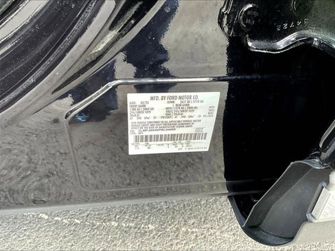 Used 2023 Lincoln Nautilus Reserve AWD/4WD image 19