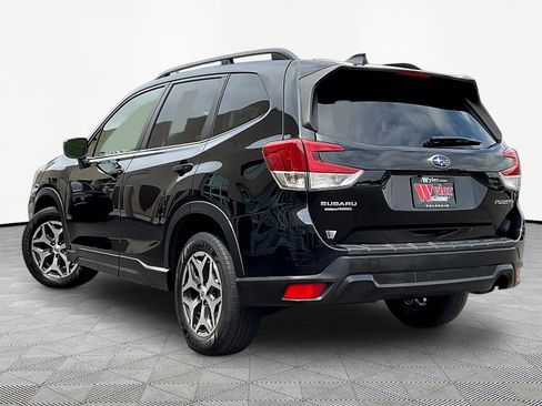 Used 2019 Subaru Forester Premium AWD/4WD image 4