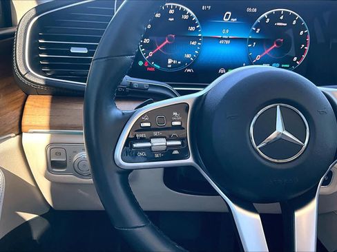 Used 2022 Mercedes-Benz GLS 450 4MATIC image 24
