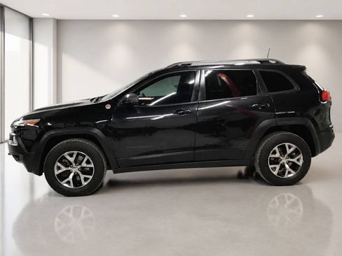 Used 2015 Jeep Cherokee Trailhawk w/ Comfort/Convenience Group AWD/4WD image 2