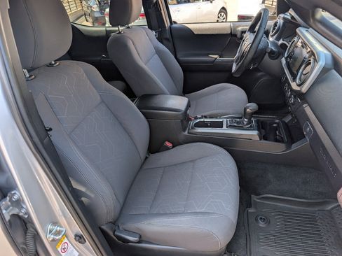 Used 2019 Toyota Tacoma TRD Sport w/ Technology Package RWD image 8