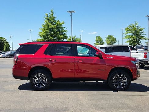 Used 2024 Chevrolet Tahoe Z71 w/ Luxury Package AWD/4WD image 6