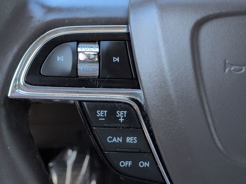 Used 2021 Lincoln Nautilus FWD w/ Equipment Group 101A image 24