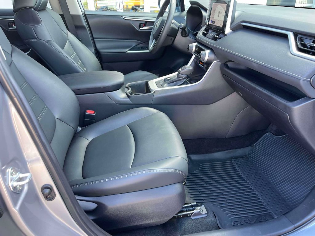 Used 2023 Toyota RAV4 XLE Premium AWD/4WD image 23