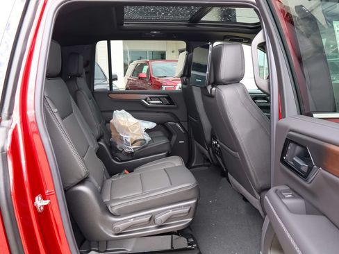 New 2026 GMC Yukon XL Denali w/ Denali Reserve Package AWD/4WD image 35