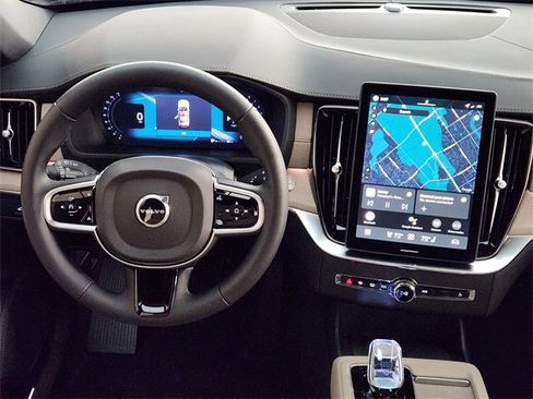 New 2026 Volvo XC90 B6 Plus w/ Protection Package Premier image 27