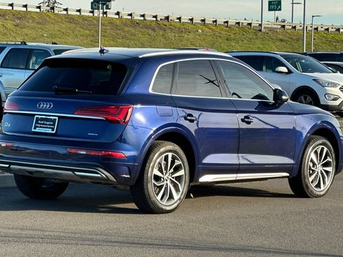 Used 2021 Audi Q5 2.0T Premium Plus w/ Premium Plus Package AWD/4WD image 3