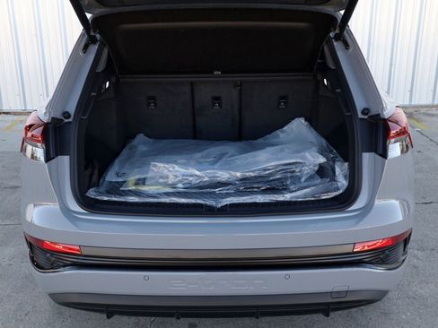 Used 2024 Audi Q4 e-tron Premium Plus w/ Premium Plus image 10