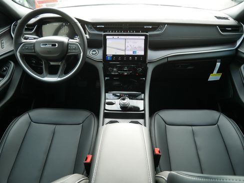 New 2025 Jeep Grand Cherokee L Limited image 9