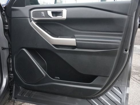 Used 2023 Ford Explorer XLT w/ Equipment Group 202A image 21