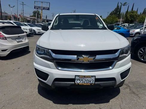 Used 2018 Chevrolet Colorado W/T RWD image 2
