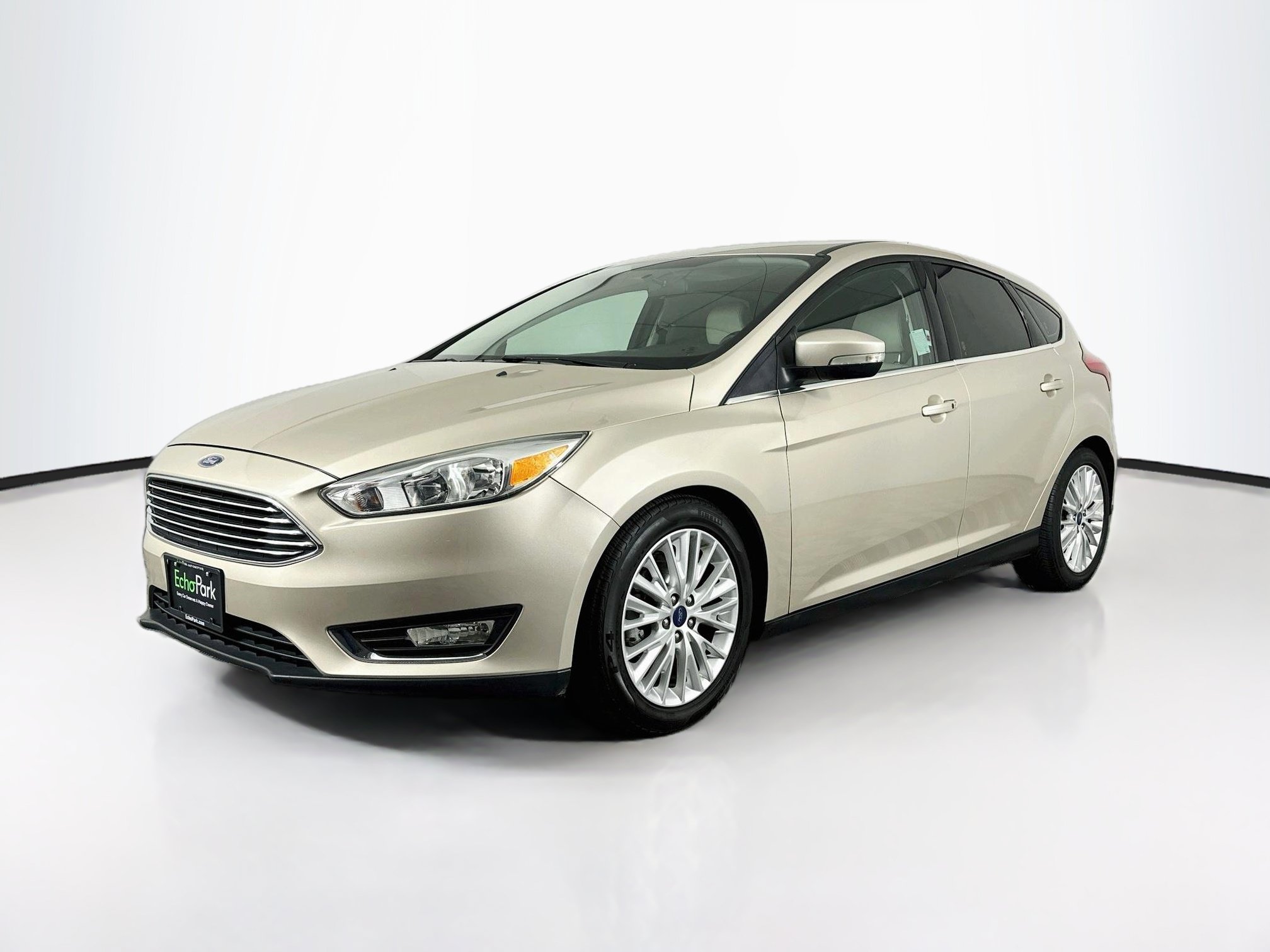 Used 2017 Ford Focus Titanium FWD image 3