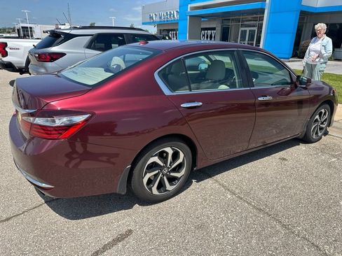 Used 2016 Honda Accord EX-L image 6
