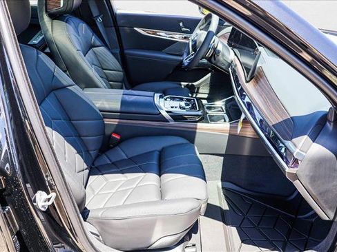 New 2025 BMW 760i xDrive image 26