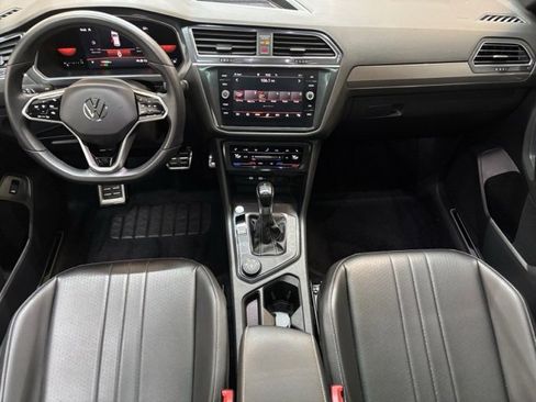 Used 2022 Volkswagen Tiguan SE R-Line image 19