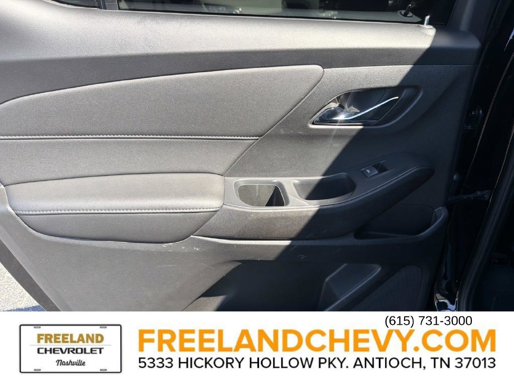 Used 2022 Chevrolet Traverse LT FWD image 22