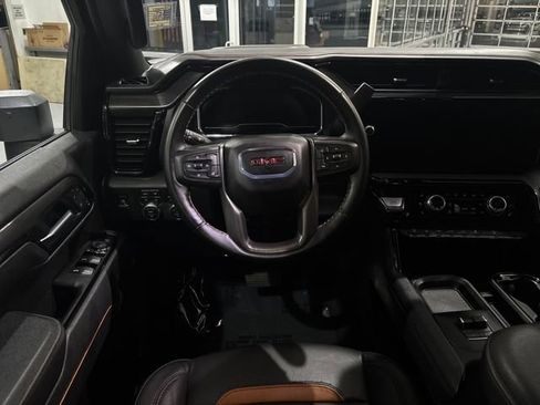 Used 2025 GMC Sierra 2500 AT4 image 16
