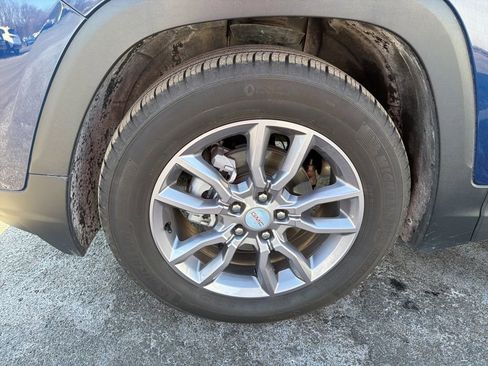 Used 2023 GMC Terrain SLT w/ Tech Package image 10