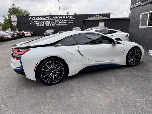 Used 2019 BMW i8 Coupe AWD/4WD image 30