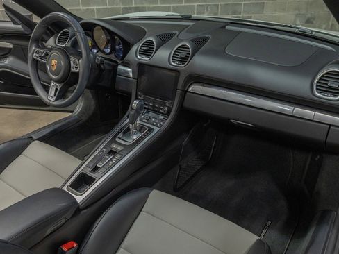 Used 2021 Porsche 718 Boxster RWD image 54