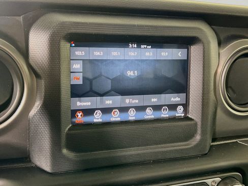 Used 2023 Jeep Gladiator Sport image 14