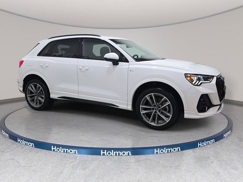 Used 2025 Audi Q3 2.0T Premium w/ Convenience Package AWD/4WD image 4