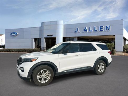 Certified 2023 Ford Explorer XLT w/ Equipment Group 202A AWD/4WD image 1