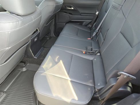 Used 2024 Lexus GX 550 w/ Cold Area Package image 30