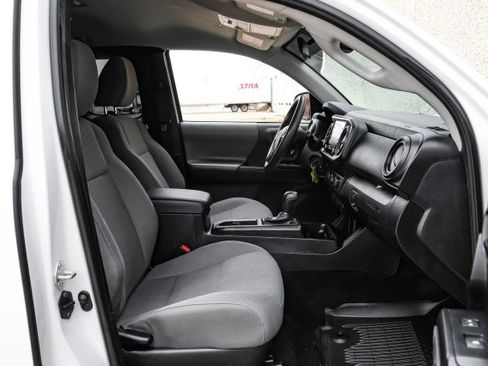 Used 2022 Toyota Tacoma SR image 35