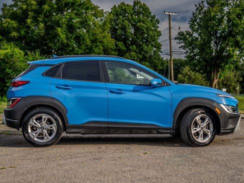Used 2022 Hyundai Kona SEL w/ Convenience Package FWD image 2