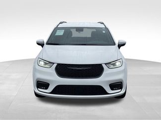 Used 2023 Chrysler Pacifica Touring-L w/ Uconnect Theater Family Group video 3