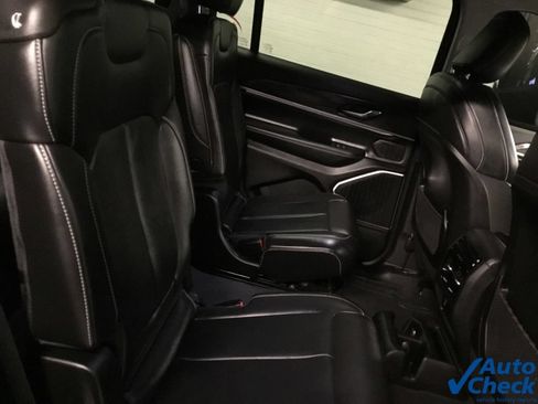 Used 2022 Jeep Grand Cherokee L Limited w/ Black Appearance Package AWD/4WD image 32