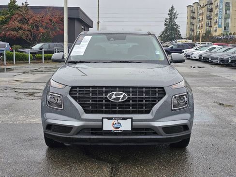 Used 2020 Hyundai Venue SE image 2